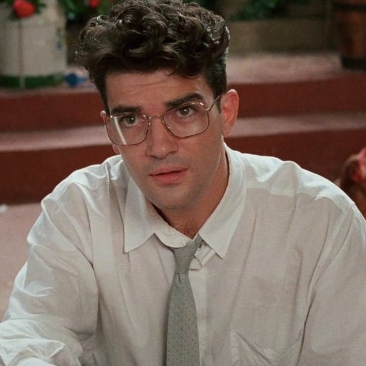 CINEMA505's tweet image. Antonio Banderas em Mulheres à Beira de um Ataque de Nervos (1988)