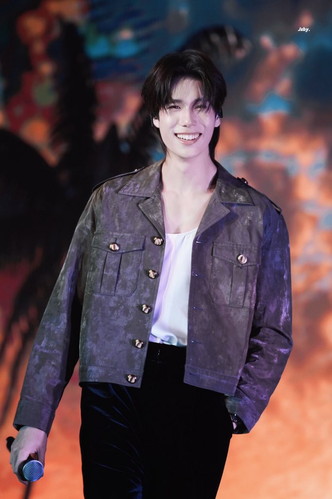 JZBY 💜 tweet media