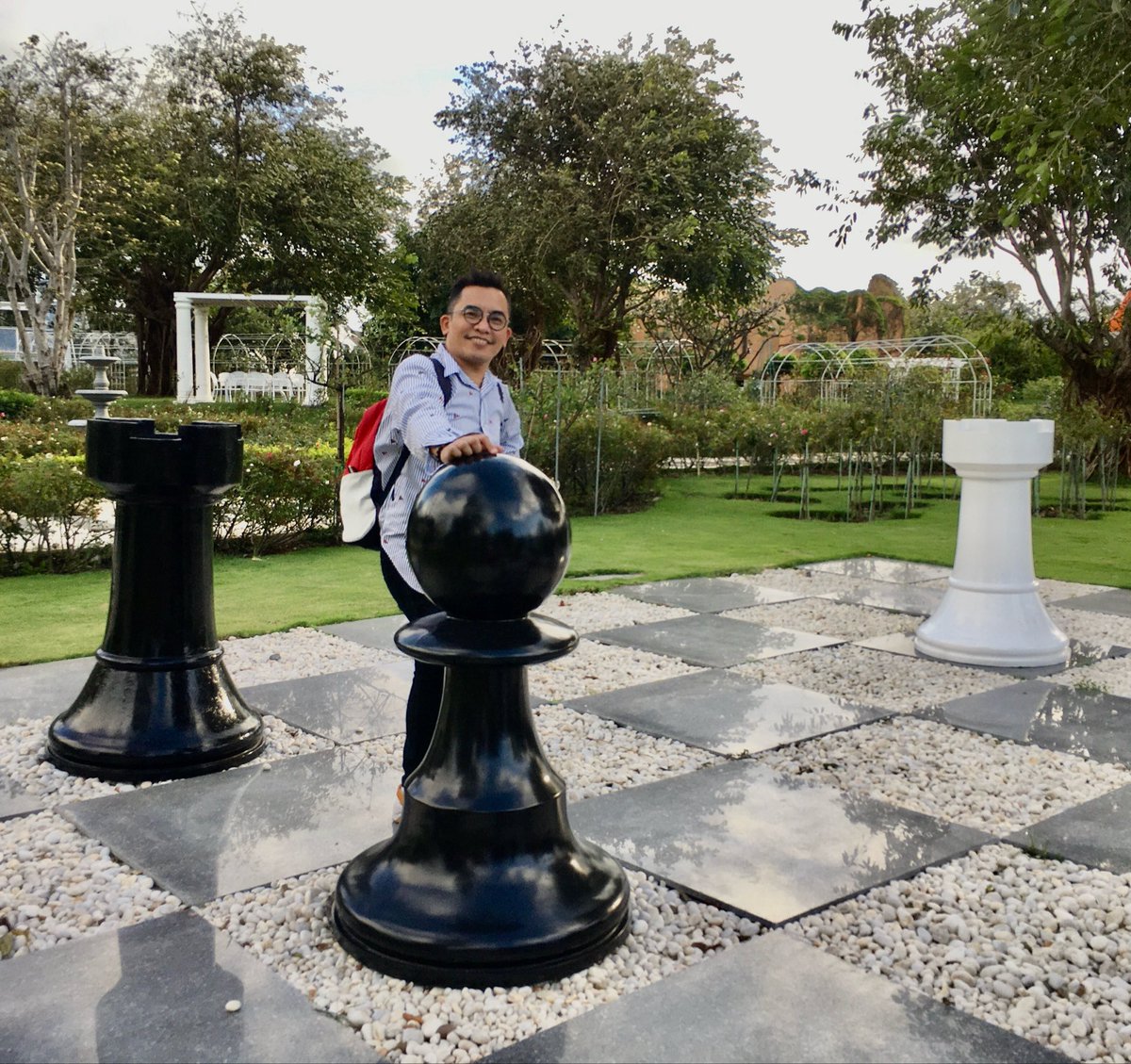 venerbueno's tweet image. Just out here playing chess, but make it life-sized. #nhatrang #vinworld #themepark