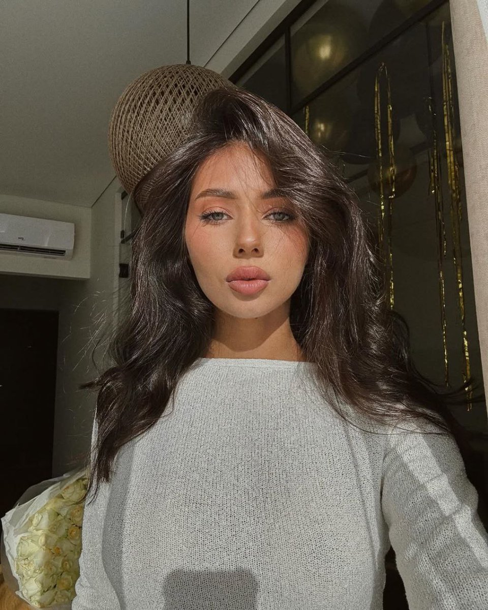 RobebeSechinaa's tweet image. I’m allowing myself to grow at my own pace without comparing to anyone else ✨😊🌿 #growth #selflove