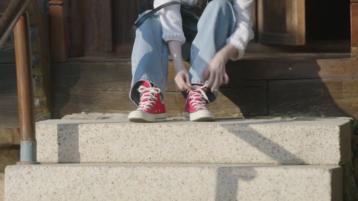 grand prince ian, who was prohibited from wearing red bc it’s the color of the king, fell in love with seong huiju, a girl who loves red 🙂‍↕️
#perfectcrown #perfectcrownep4