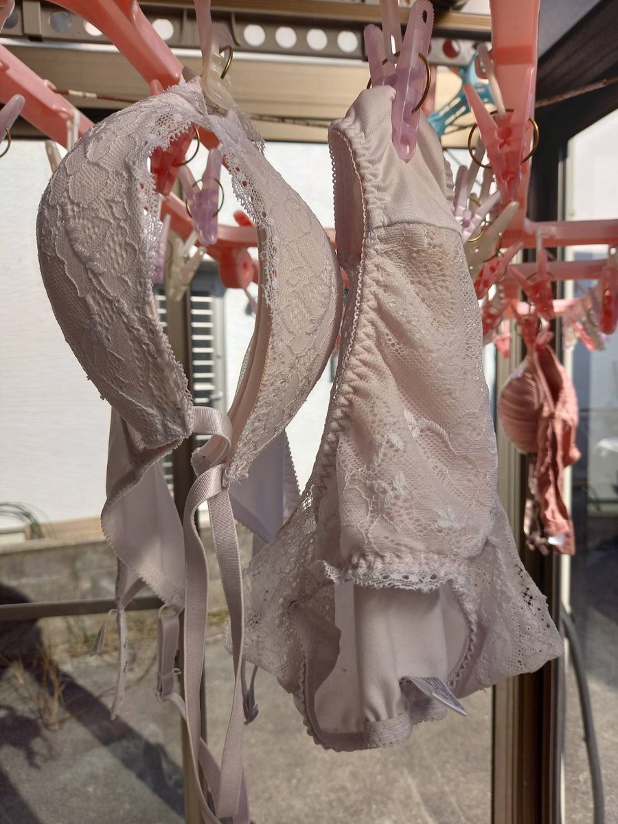 下着好きアカ@カノは彼女・フル（旧フレ）はH有り友達以上彼女未満 tweet media