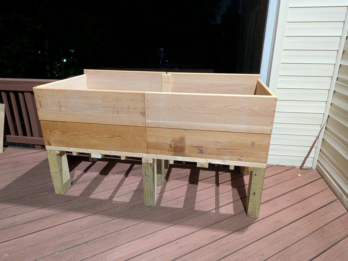 Saturdays are for carpentry (just in time to plant summer veggies)