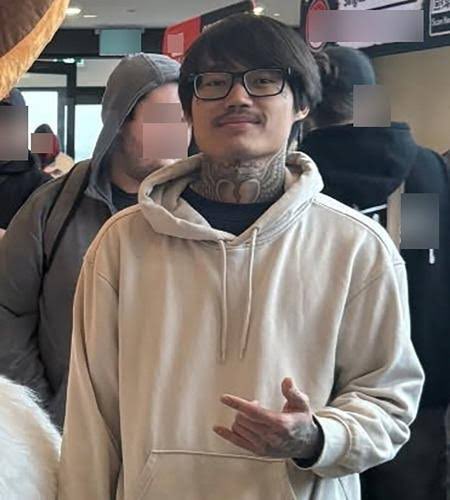 401_da_sarpanch's tweet image. #WANTED: Sarnia Police Issue Canada-Wide Arrest Warrant For 24-YO Kyaw “Chin” Doe In Fatal📍Lambton College Campus Bar Shooting That Took The Life Of 20-YO Dane Nisbet And Injured Two Others.🕊️🌺

🚨Doe Is Considered Armed &amp;amp; Dangerous. Do Not Approach.🚨— Wanted For Second Degree