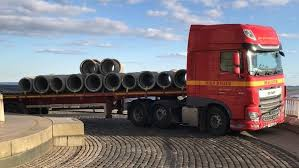 _DundeePerfect_'s tweet image. I cannot believe they did this when a lorry got stuck up the #Dundee Law.