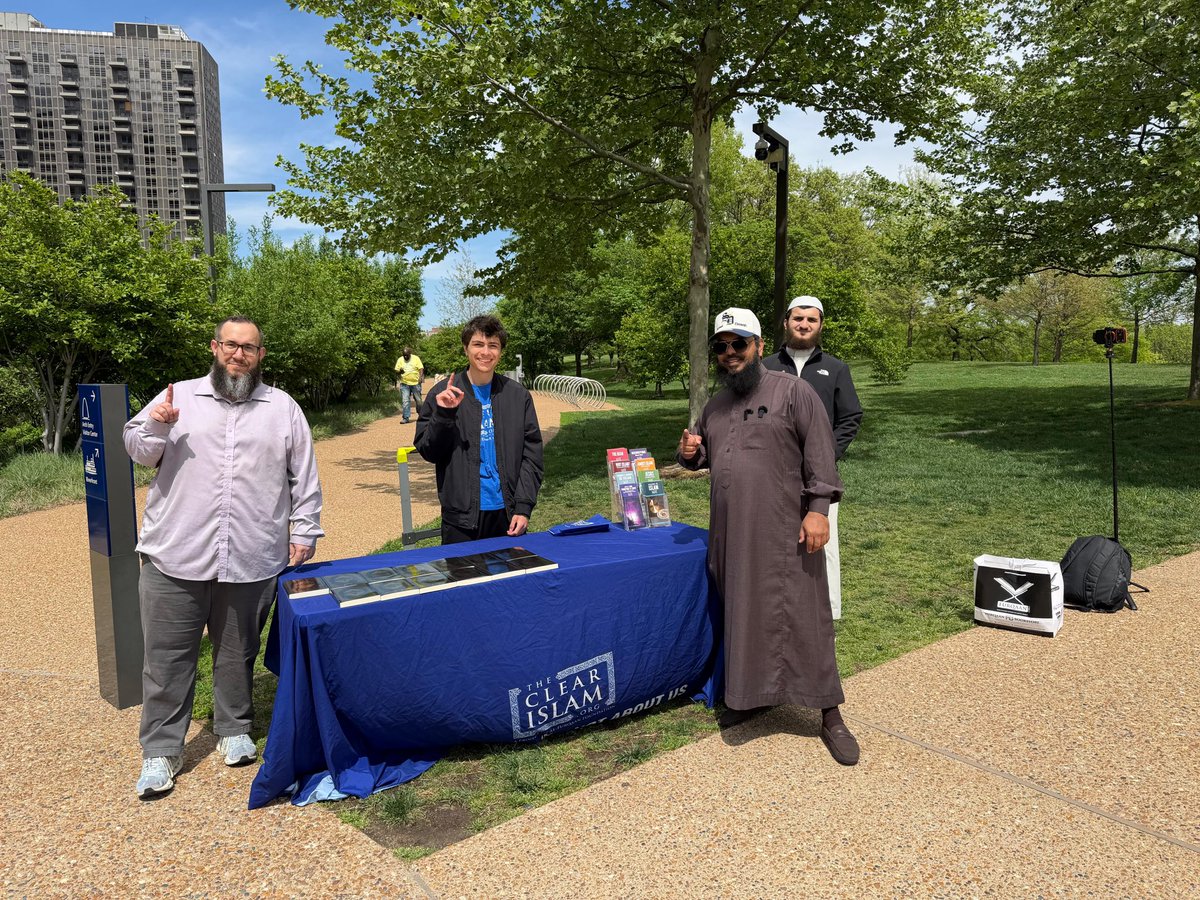 abu_kutub's tweet image. Shaykh Uthman giving #dawah in #stlouis #missouri today‼️ الحمد لله