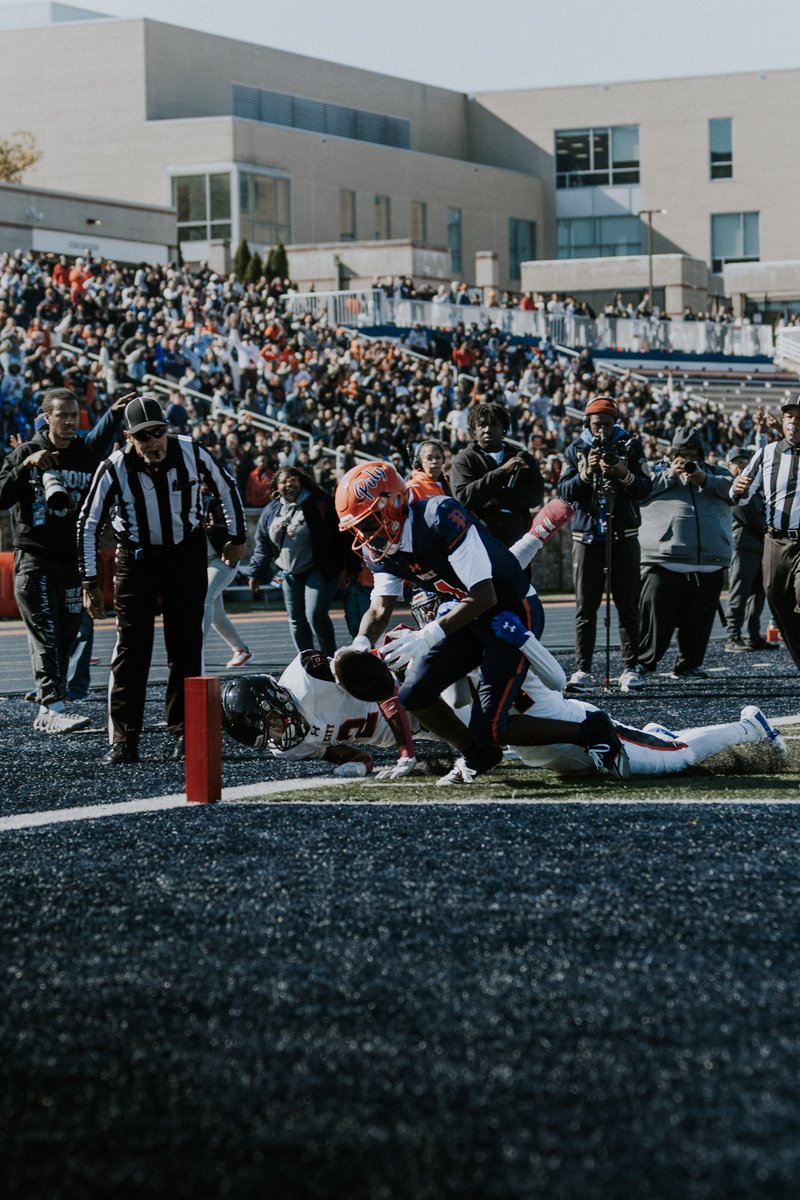 Angelobond01's tweet photo. Just trying to go D1 and play the sport I’m inlove with ‼️🫡 #agtg #d1 #collegefootball https://t.co/J9qZ7mBcS0