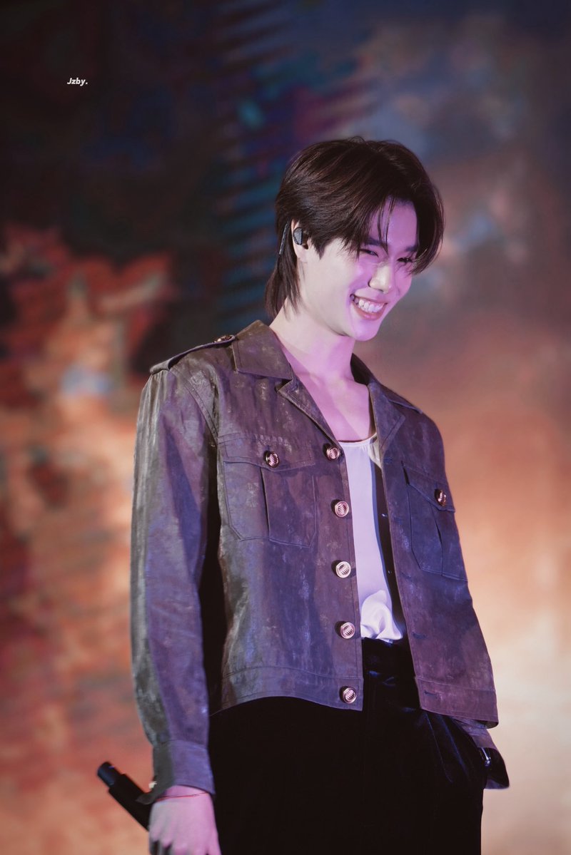 JZBY 💜 tweet media