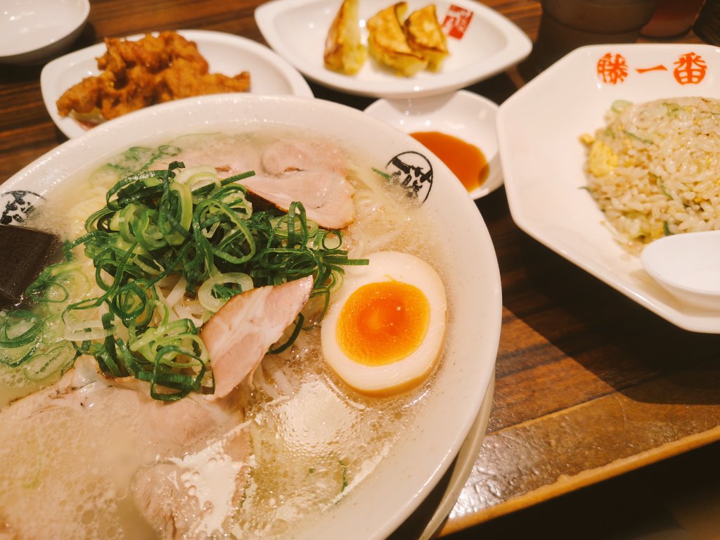 るい tweet media