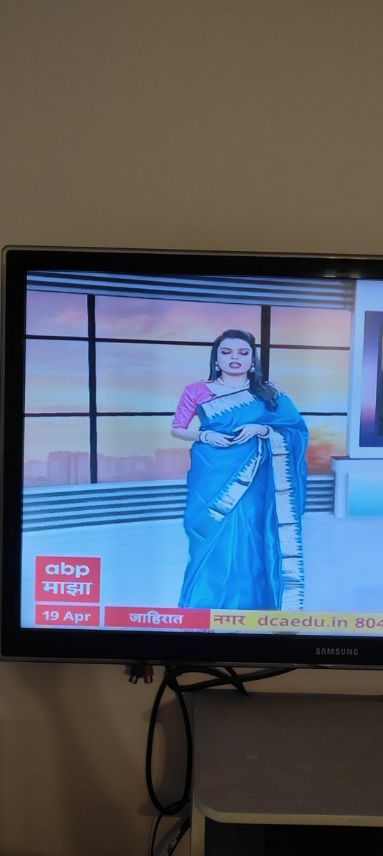 Vickypats66's tweet image. @ShefVaidya , has @abpmajhatv  also joined @Lenskart_com of belittling the Hindu festival #AkshayaTritiya by decking up the anchor in Saree attire but no #Bindi ???