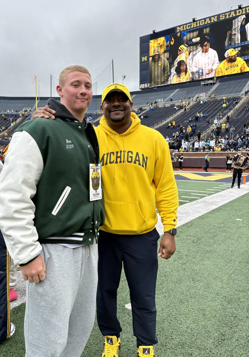 IKE_Sulfridge's tweet image. 📍 〽️ 
Had a great visit at the @UMichFootball Spring Game today. Thank you @19Bellamy @skylarGphan for the hospitality and discussion! 📈
@UMFBCoachWhitt @CoachPowell99 @alexwutangham @Coach_LBJ_ @CoachDenham1 

#GoBlue #ClassOf2029 

@247Wolverine @TheWolverineOn3