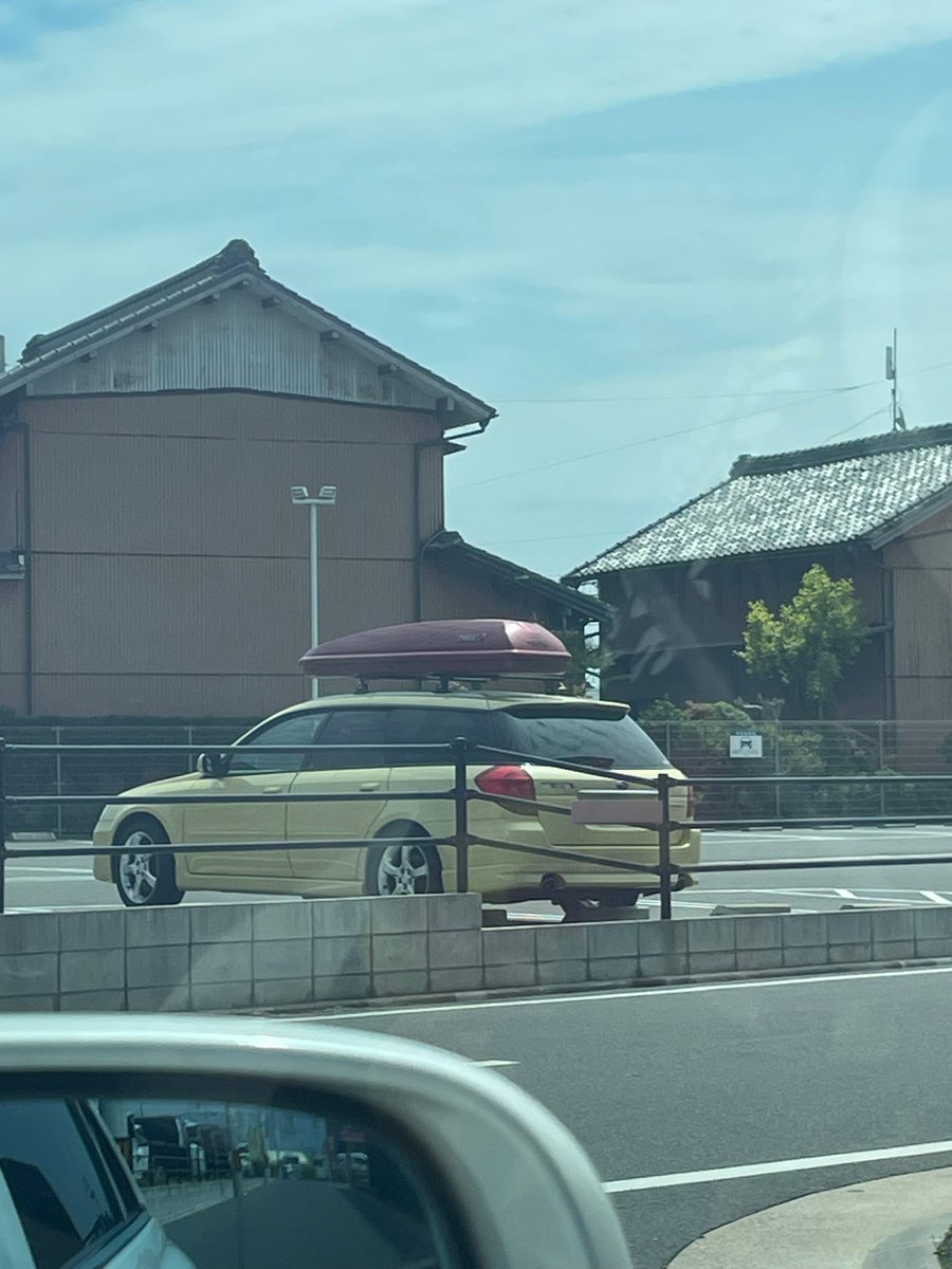 この色もっと古い型のレガシィで見たことあったけど、BPでもあるんだ