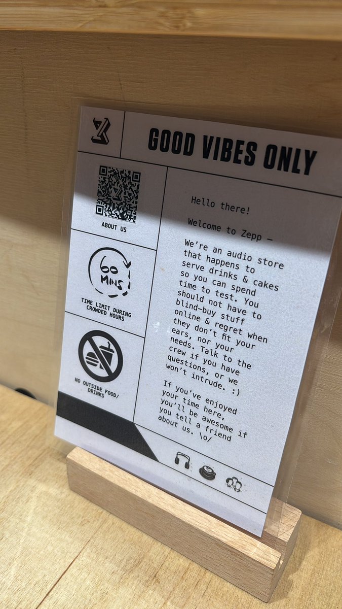 HaggerDarren's tweet image. Went to Sim Lim Square for some PC items, ended up enjoying the vibe in Zeppelin &amp;amp; Co, heaven for any audiophile! Headphones galore to test, and great coffee too, pay it a visit, it’s a Singapore gem! #zeppelinandco #coffee #headphones #simlimsquare #singapore