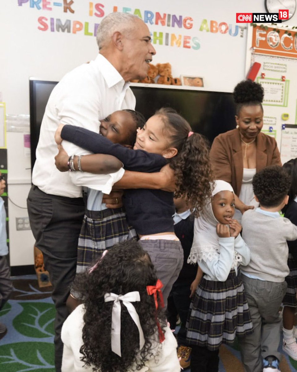 CNNnews18's tweet image. Former President Obama, Mayor Mamdani meet for first time, read to children at Bronx Pre-K center 

#BarackObama #ZohranMamdani #USPolitics #NewYorkCity