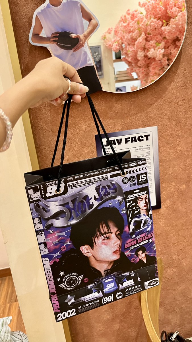 it’s me ༘ tweet media