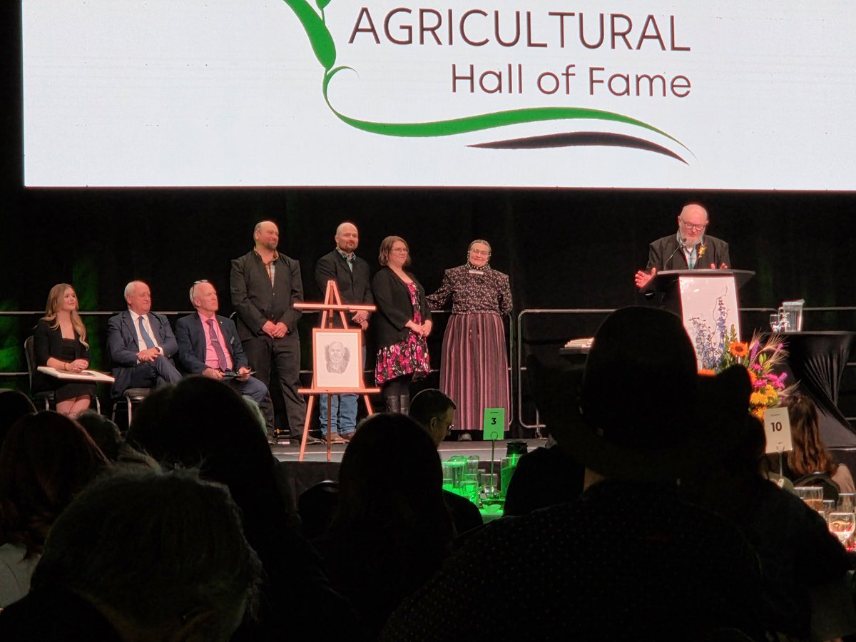 olblue81's tweet photo. Inaugural @FarmFoodCareSK Chair Joe Kleinsasser was inducted into the Saskatchewan Agricultural of Fame. As Vice Chair of F&amp;FC, I appreciate Joe's work to build public trust in agriculture. A well deserved award. https://t.co/dVNXEXkFNz