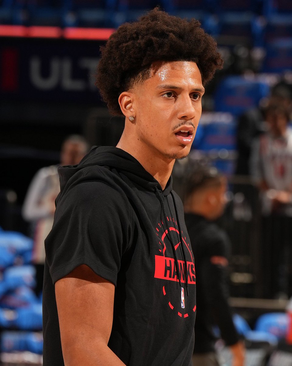 ATLHawks's tweet image. Players younger than 25 in NBA History to average 22 PTS, 10 REB, &amp;amp; 7 AST in a single season:

Oscar Robertson
Jalen Johnson