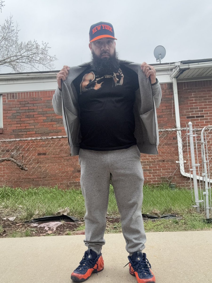 KicksNfitteds26's tweet image. It’s Game Day #AlwaysKnicks #NewYorkForever 

#KOTD #Nike #Foamposites #FoamGang “Knicks”   
#FOTD #NewEra #NyKnicks
👕 by @knickshomer #GardenAngels 
#KicksNfitteds #FittedsNkicks
#KicksNFitteds26 #KillerCombo
#PINdejo #PINdejos #NUMaera 
#YourSneakersAreDope #StartingCapFive