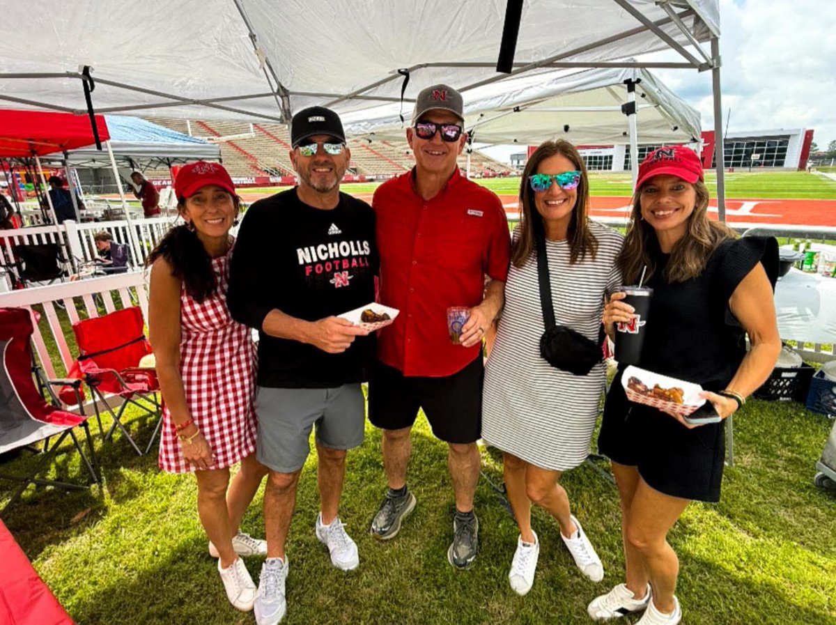 HuddleUpNSU's tweet photo. 8th ANNUAL HUDDLE UP! ON THE 50 TAILGATE COOK-OFF DSC Dredge takes 1st Place! https://t.co/V0XfAQ353h
