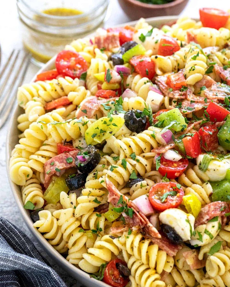 Jessica_Gavin's tweet image. Elevate your #picnic game with our #delectable #Italian #pasta #salad, showcasing bell peppers, #mozzarella, #salami, and delightful #dressing. #recipe: jessicagavin.com/italian-pasta-…

#ItalianPastaSalad #PastaSalad #ItalianFood #SpringSalad #SeasonalEats #DeliciousDish #ItalianCuisine