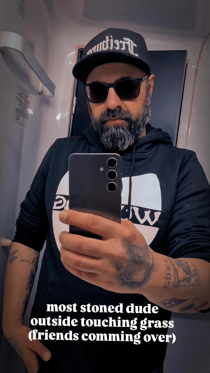 masked_dude tweet media