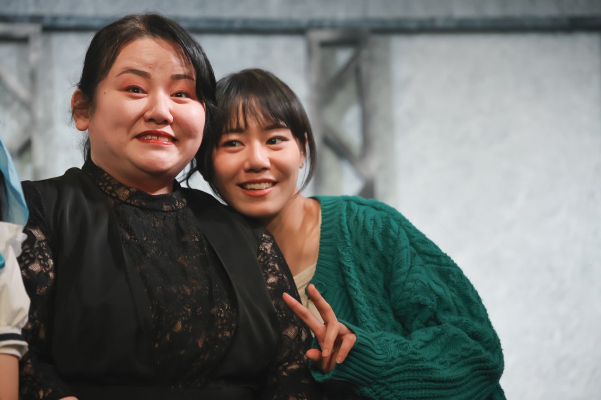 『フトコロノデドコロ』
カーテンコールのお姿を。
親子で。
藤崎聡美役 #加藤ひろ海 さん
藤崎彩役 #染谷桃香 さん
#フトデド
#劇団YAKAN