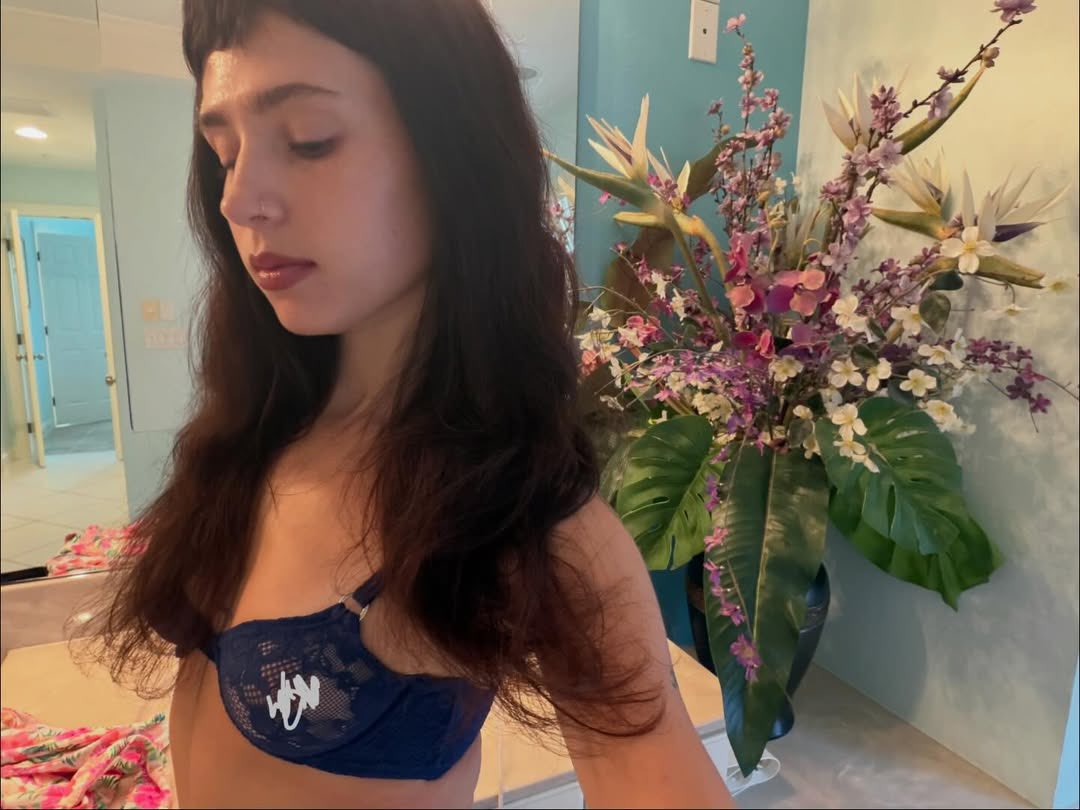 CLAIRO.