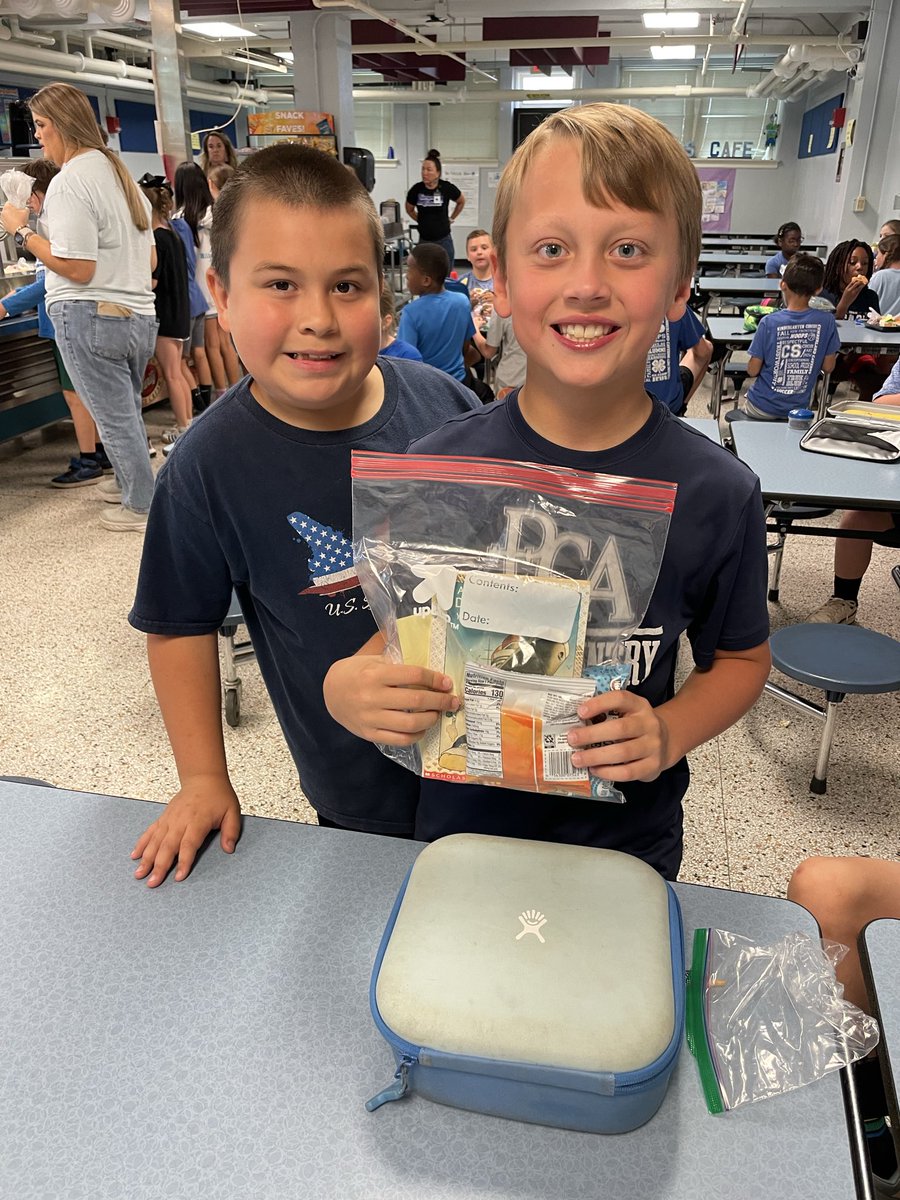 HPCS_Library's tweet photo. Congratulations, Estimation Jar Winners! 💙 @HPCS_TN https://t.co/Opl4lVQqJN