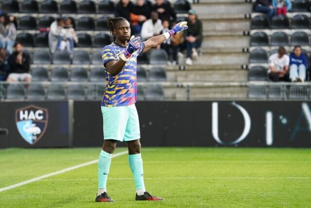 « Pour le maillot, ils m'ont donné du L, mais moi, je fais du XL ! » : la drôle de tenue de Mory Diaw avec Le Havre à Angers

➡️ l.lequipe.fr/QRP