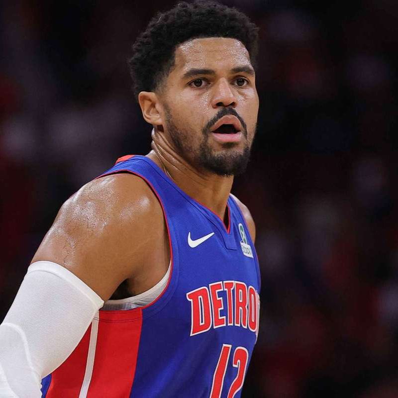 RTNBA's tweet image. Tobias Harris on the Pistons adding more movement after their four-game losing streak:

“We watched some Spurs basketball with Tim Duncan, Tony &amp;amp; Manu. I remember saying, ‘They have 4 Hall of Famers and they were able to do it. So we definitely can do it.’”

via @HunterPatterson