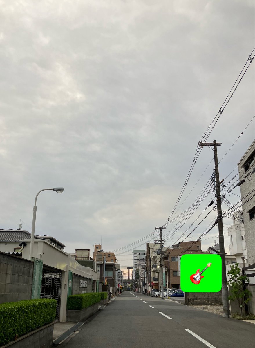 DPg22TyvPw0LCGv's tweet photo. おはようございます
今朝は遅く起床し
散歩参拝へと

昨夜
ライブハウスで行われた
そのロックグループ
🎤🎸🥁
メンバーの中には
私の息子もいる

息子が招待してくれたので
行ってきた
生演奏は初めてだったが
性能の高い演奏に驚く
原石発見❓
#宇宙霊　と繋がったら
いいことが起きた✨

＃イマソラ https://t.co/0D7aCvnAT5