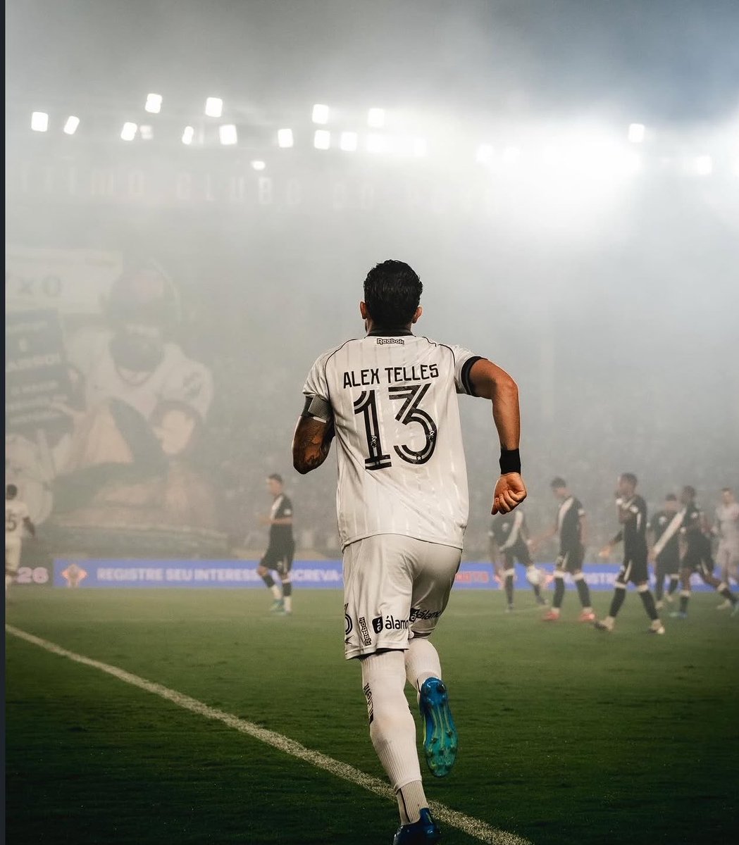 lskbfr's tweet photo. preciso saber onde estão os distratores. fizeram de tudo pra colocar a gente contra você mas não conseguiram.

ídolo pesado. 13. te amo. 

TELLES NO FOGÃO TEM 13 LETRAS https://t.co/9MwHFKxUzl