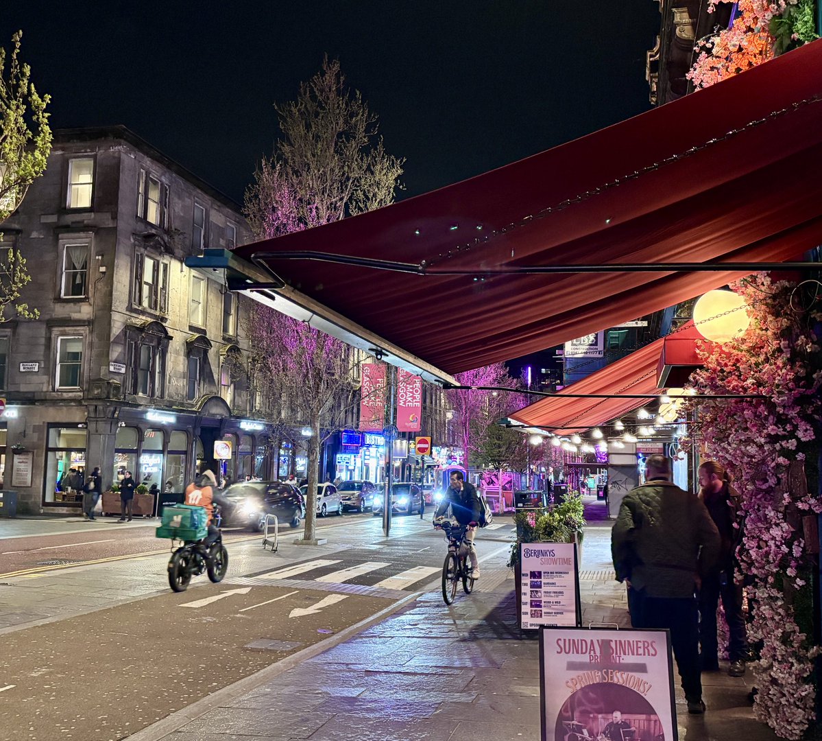 catrionaduggan's tweet image. Wandering home
#Glasgow ✨