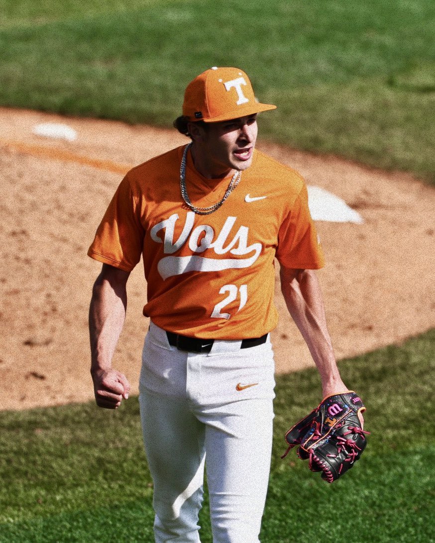 BoxOfficeVols's tweet photo. Tegan Kuhns vs. #25 Ole Miss:

5.2 IP
5 H
10 K
1 BB
0 ER

Dawg. https://t.co/6loPYmvdgH