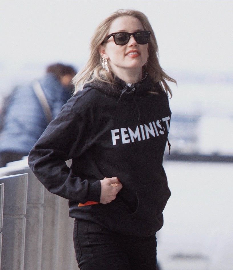 hourly Amber Heard tweet media