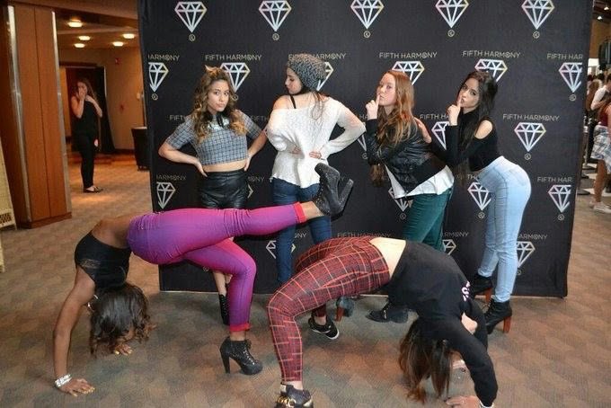 dinahkiwi's tweet photo. fifth harmony was just doing anything at their early meet &amp; greets 😭 https://t.co/4iA5NgnrnM