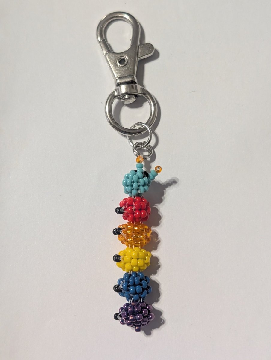Kat_makes_stuff's tweet image. Caterpillar! 🌈🐛
#handmade #keychain #seedbeads