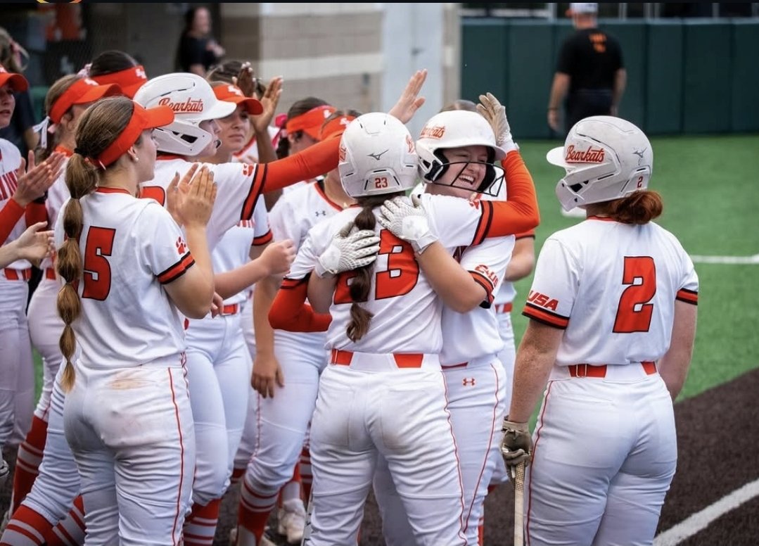 SHSUbarstool's tweet photo. Sam Houston Softball is now 29-19 on the season with the series win against LA Tech.

It is now the most wins in a season for the program since 2019 (35-23)

What a year for Softball!! https://t.co/MABemHCAJf