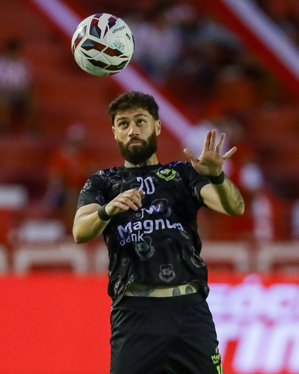 Aquecimento finalizado! 🟨⬛️

Já já a bola rola!

Vamos, Tigre! 🐯

📸 Rafael Vieira

#SBFC #SãoBernardo #DiadeJogo