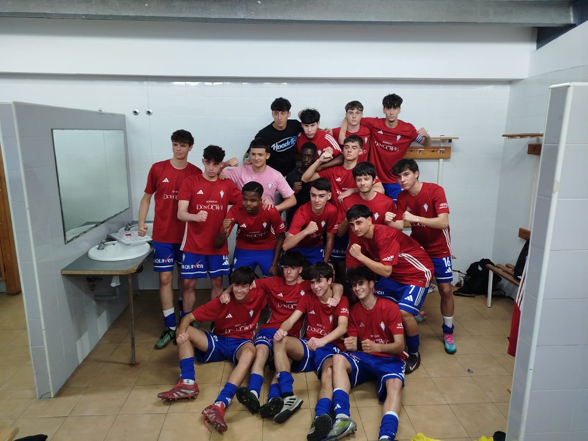 CPVillarrobledo's tweet image. ¡Así se celebra una victoria, chavales! 🏆🔥
Trabajo duro, esfuerzo y cero excusas… y aquí está el resultado 💪
#Victoria #Equipo #SinLimites #Vamos