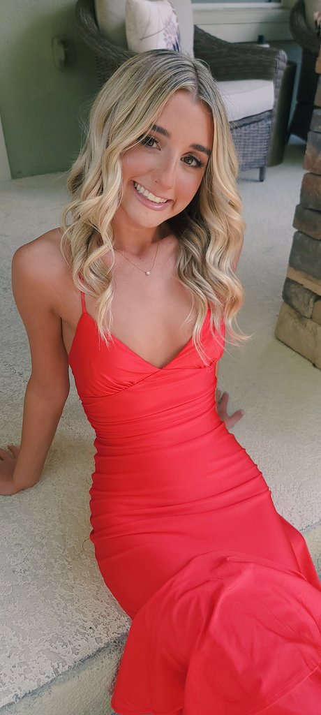 KristiMStahr's tweet image. Senior prom night for my beautiful daughter Bailey. I'm so incredibly proud of the incredible young woman she has become. My heart is full. 
 #ClassOf2026 #NHS #prom
#BaileyGrace #Florida 💃