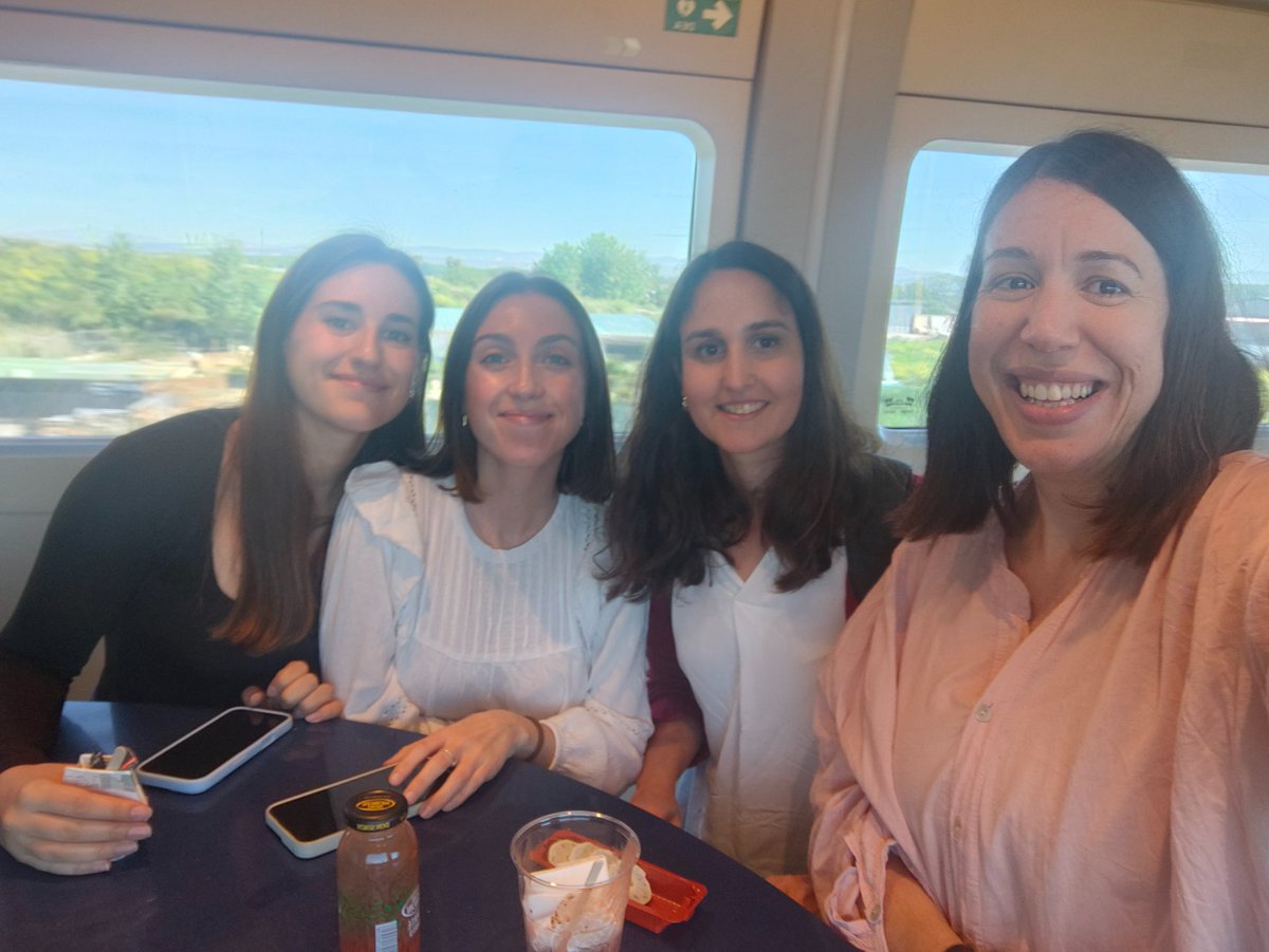 adeesclop's tweet photo. Muy contenta de haber participado en el #CongresoGenética26 organizado por la @AEGHgenetica. Un placer compartir conocimiento y, aún más, hacerlo rodeada de amigos https://t.co/fHWfrsOagg