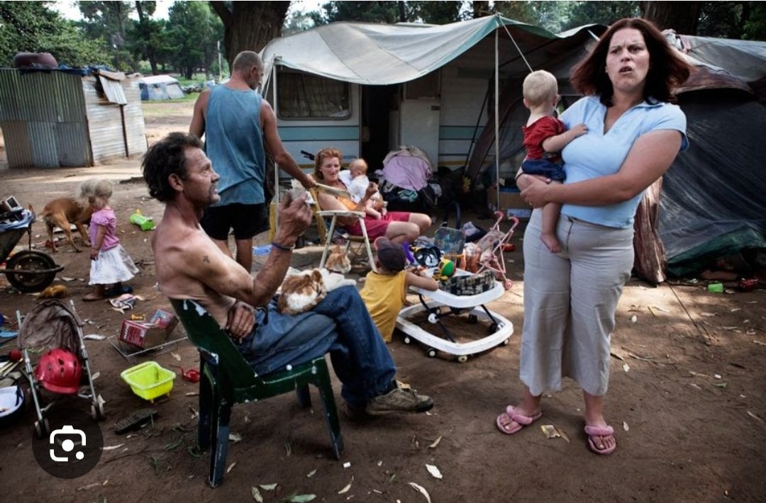 Premieres tweet media