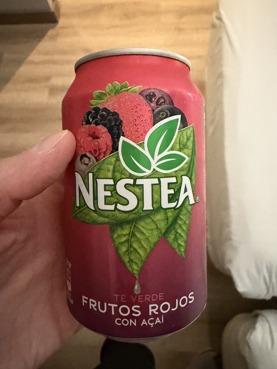 lauraizaguirrep's tweet photo. He ido a comprar un refresco y había esto 🥳 Está riquísimo
#Nestea https://t.co/VP1XtB4lfA