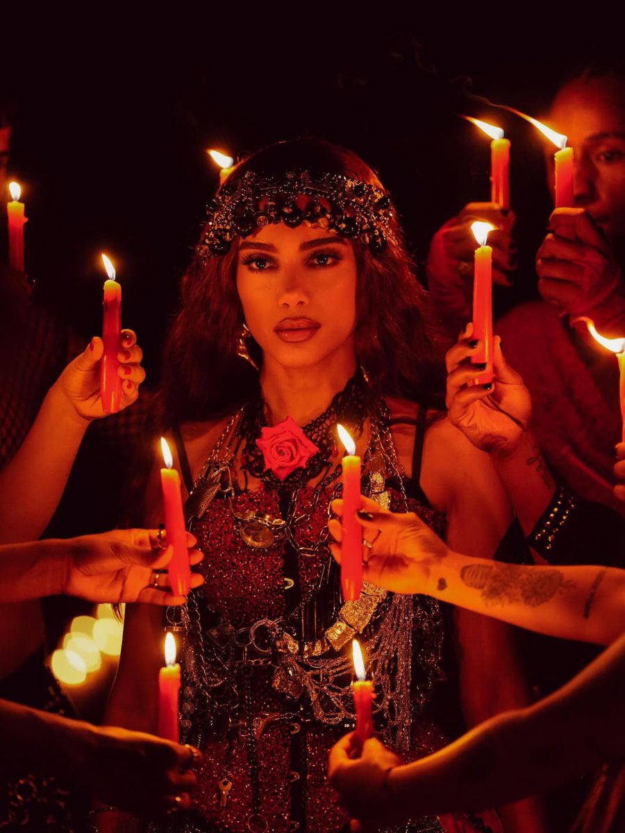 popsvibe's tweet photo. Anitta https://t.co/xMwz4sR1J6