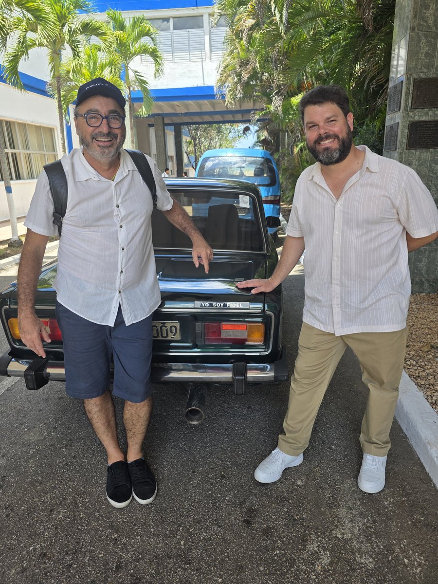 renato_rovai's tweet image. Em Havana, com Fidelito, neto de Fidel. Ele foi meu ciccerone na visita a ELAM, Escola Latino Americana de Medicina que já formou 32 mil médicos de 212 paises. Fiz um minidoc com ele me apresentando essa universidade que em breve estará no ar na TV Forum.