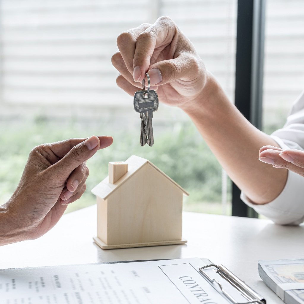 megahaberresmi's tweet image. Yargıtay,  evden taşınırken iade edilecek depozitonun ilk ödenen tutar değil, kira sözleşmesinin sona erdiği tarihteki güncel kira bedeli üzerinden oranlama yapılarak hesaplanması yönünde emsal bir karar verdi. 

#yargıtay #kira #depozito