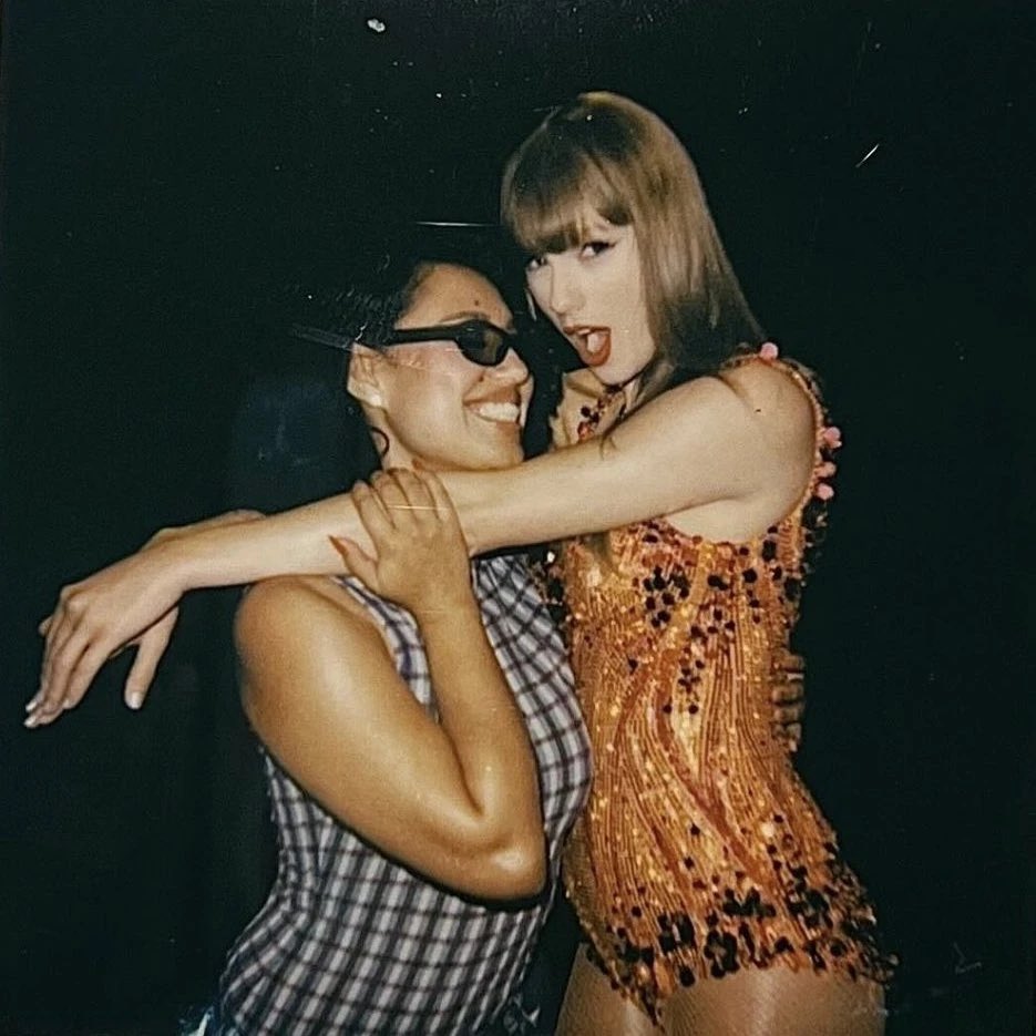 Taylor Swift Fan Archive tweet media