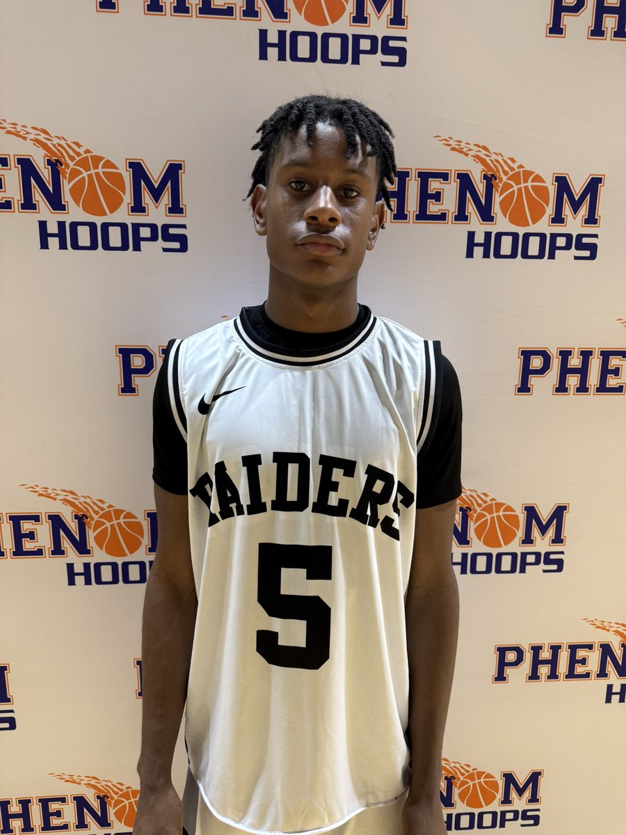 HereGoJayAgain's tweet photo. Bray Hubbard led the way for BMSA Raiders with 18 points in their opening victory. A wiry wing prospect who can get downhill and make things happen. 

#PhenomQCShowcase https://t.co/RkXniFoK3L