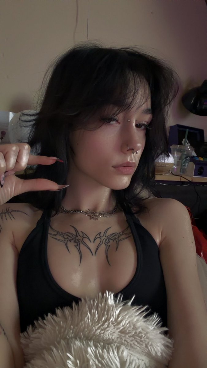 LadyMichelle200's tweet image. Es ist so spät und er Zuckt mal wieder , hab ich recht ?😉
Lass mich ein wenig mit dir und deinem🤏🏻 spielen 🫦

#findom